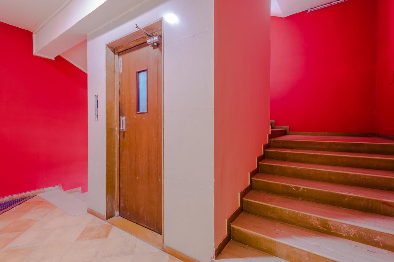 Oyo Flagship 389 Maitri Park Chembur Hotel Mumbai Exterior photo